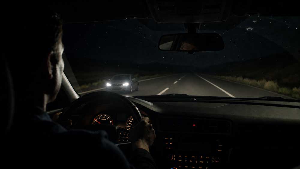 جلوگیری-از-خیرگی-چراغ-خودروهای-مقابل-در-شب